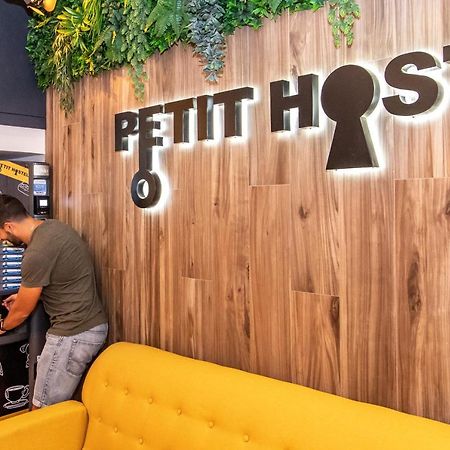 Petit Hostel La Latina (Adults Only) مدريد المظهر الخارجي الصورة