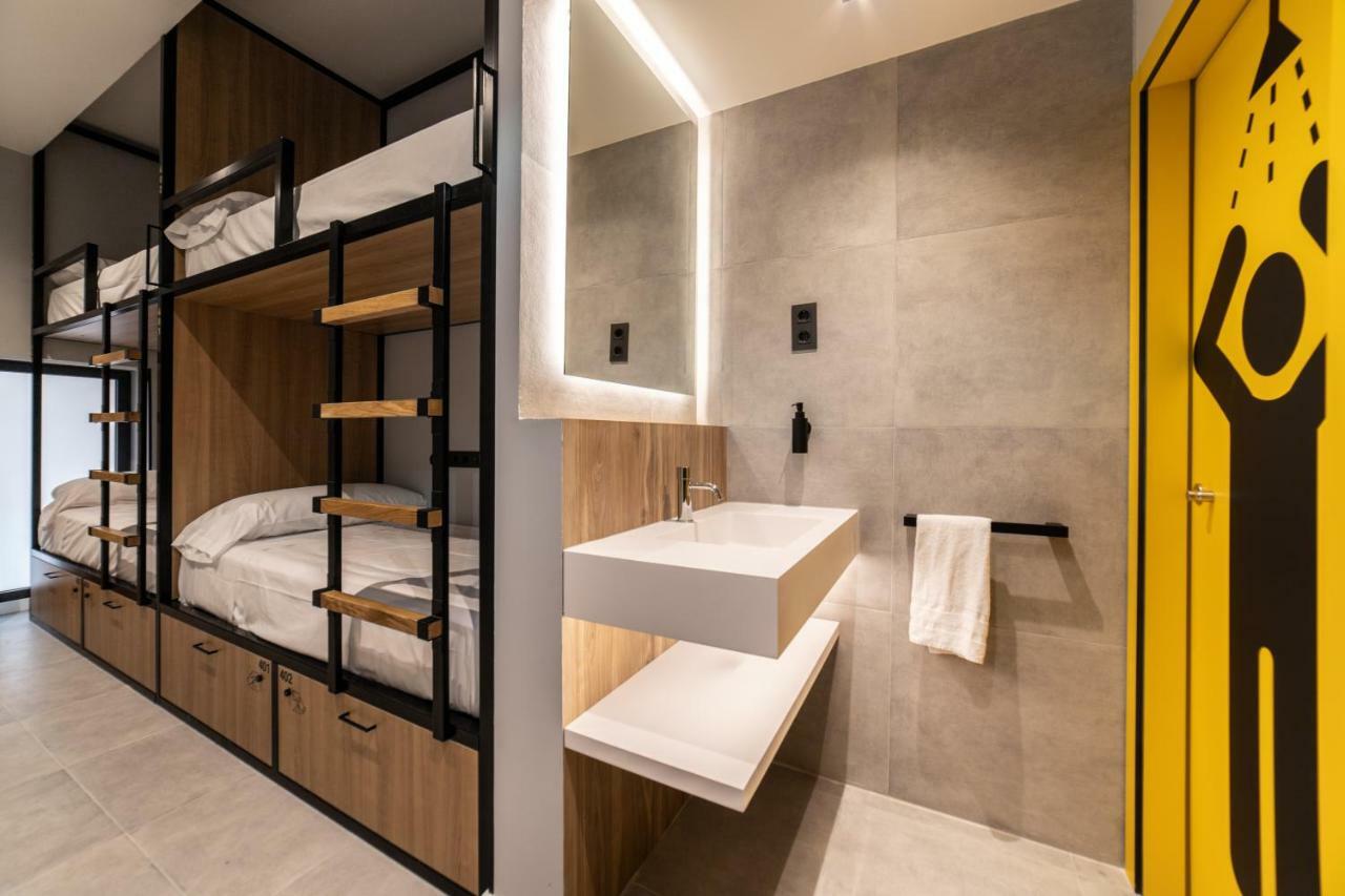 Petit Hostel La Latina (Adults Only) مدريد المظهر الخارجي الصورة