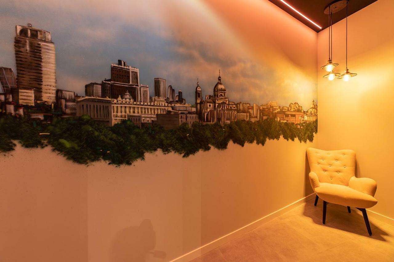 Petit Hostel La Latina (Adults Only) مدريد المظهر الخارجي الصورة