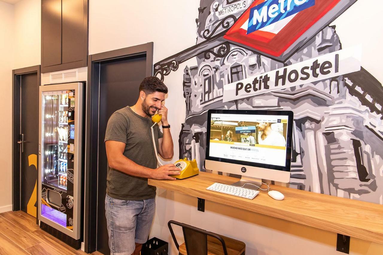 Petit Hostel La Latina (Adults Only) مدريد المظهر الخارجي الصورة