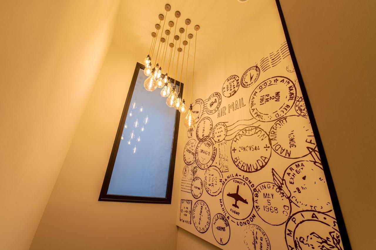 Petit Hostel La Latina (Adults Only) مدريد المظهر الخارجي الصورة